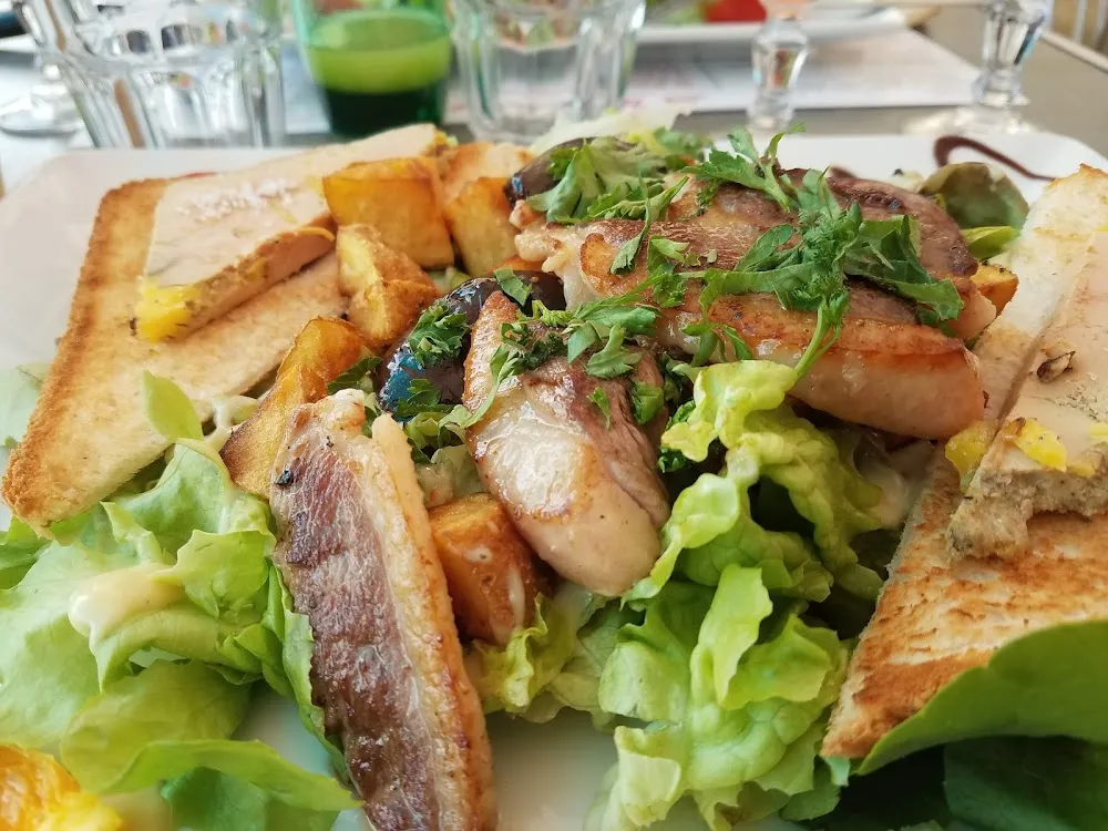 Salade Foie Gras Et Magret de Canard